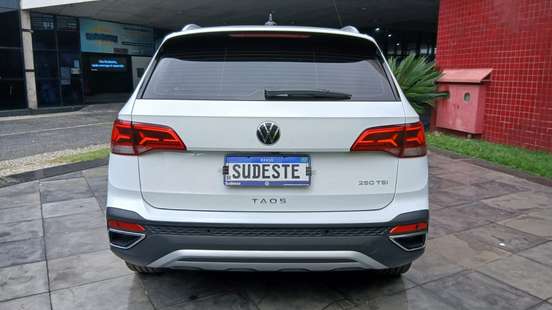 VOLKSWAGEN-TAOS-2024