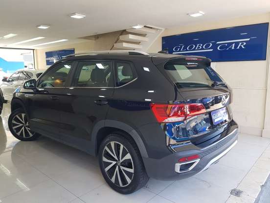 VOLKSWAGEN-TAOS-2021