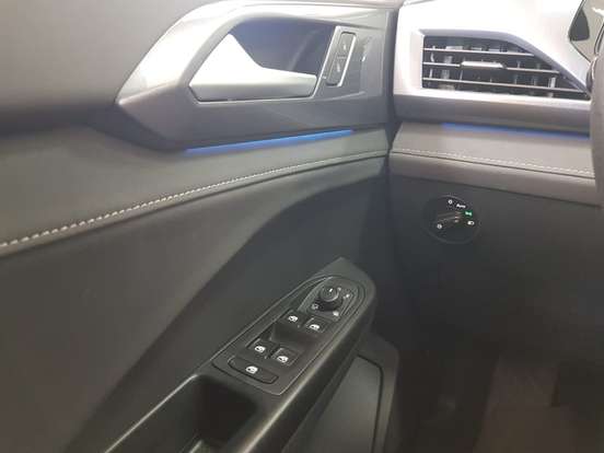 VOLKSWAGEN-TAOS-2021