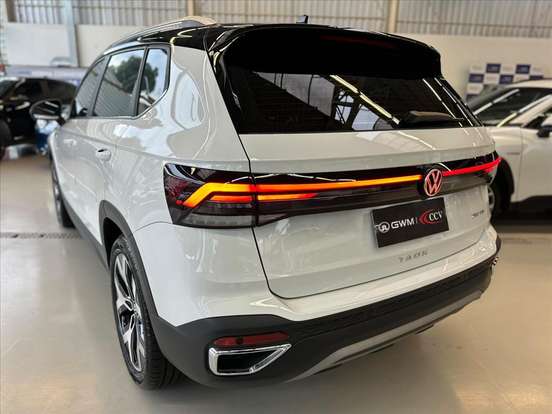 VOLKSWAGEN-TAOS-2026
