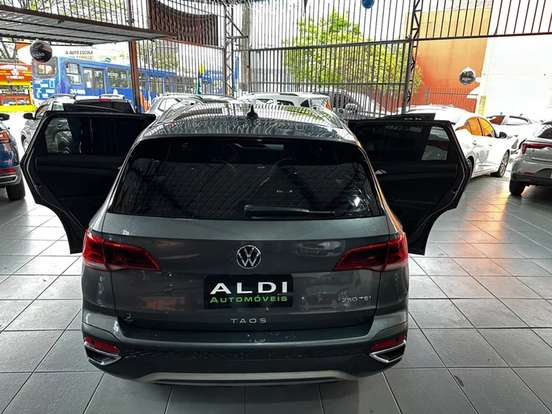VOLKSWAGEN-TAOS-2021