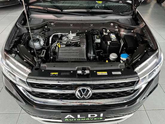 VOLKSWAGEN-TAOS-2021