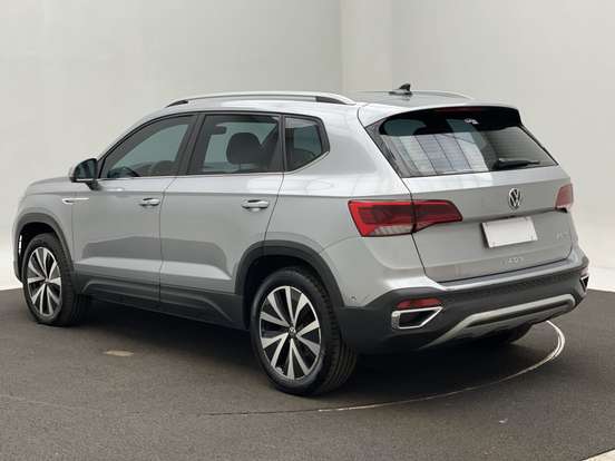 VOLKSWAGEN-TAOS-2023