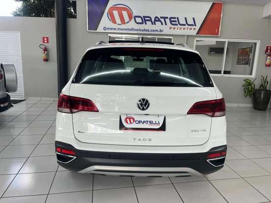 VOLKSWAGEN-TAOS-2022