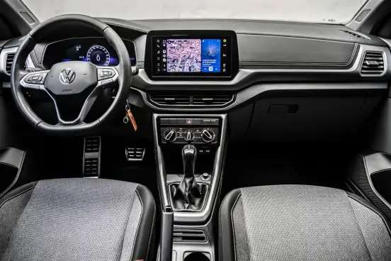 VOLKSWAGEN-T-CROSS-2024