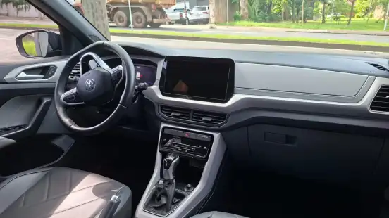 VOLKSWAGEN-T-CROSS-2025