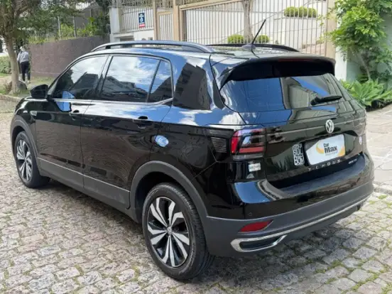 VOLKSWAGEN-T-CROSS-2021