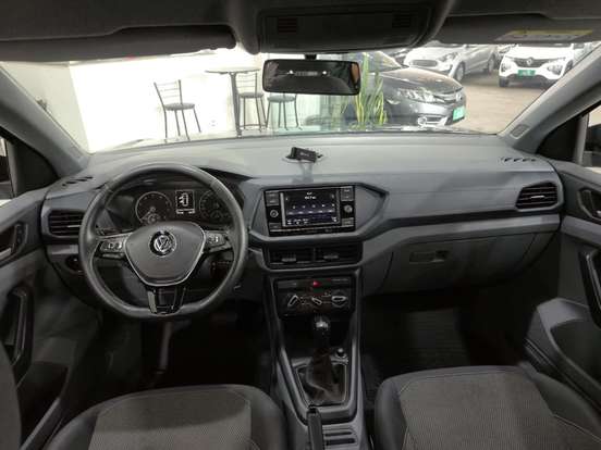 VOLKSWAGEN-T-CROSS-2020