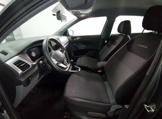 VOLKSWAGEN-T-CROSS-2024
