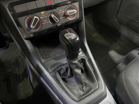 VOLKSWAGEN-T-CROSS-2020
