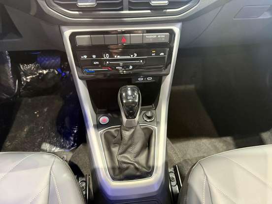 VOLKSWAGEN-T-CROSS-2026