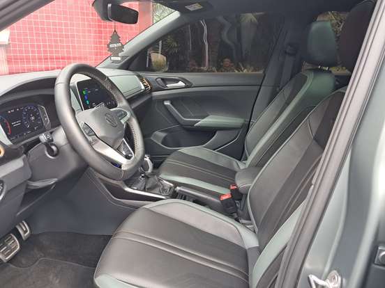 VOLKSWAGEN-T-CROSS-2025