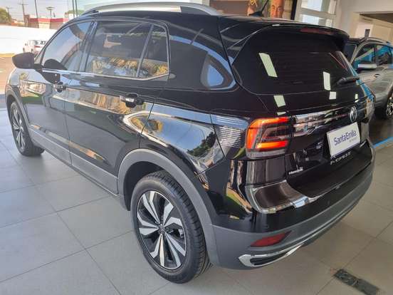 VOLKSWAGEN-T-CROSS-2021