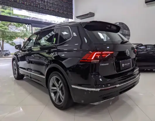 VOLKSWAGEN-TIGUAN-2020