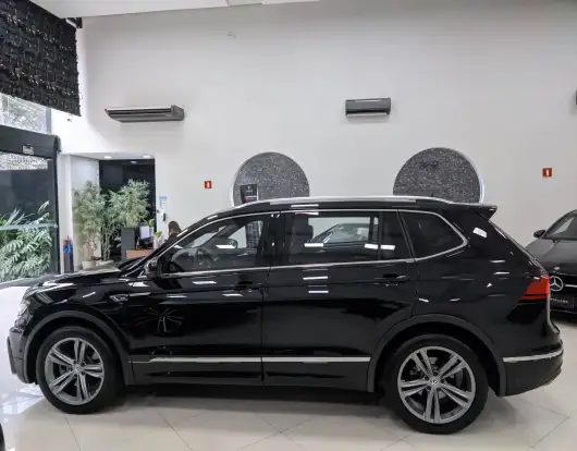 VOLKSWAGEN-TIGUAN-2020