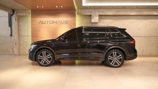VOLKSWAGEN-TIGUAN-2023