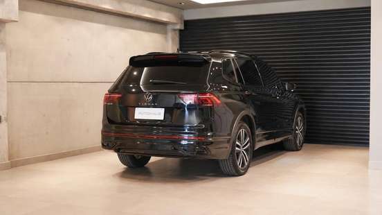 VOLKSWAGEN-TIGUAN-2023