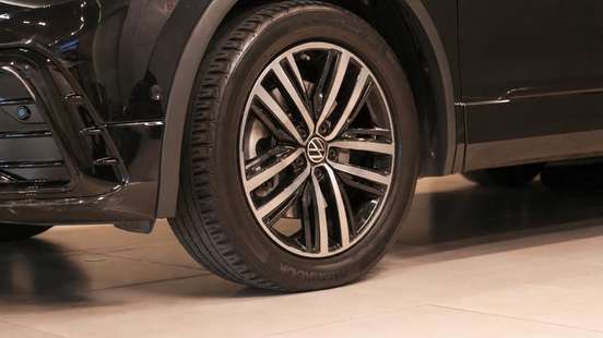 VOLKSWAGEN-TIGUAN-2023