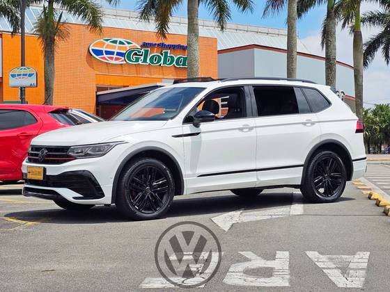 VOLKSWAGEN TIGUAN 2.0 300 TSI GASOLINA ALLSPACE R-LINE AUTOMÁTICO