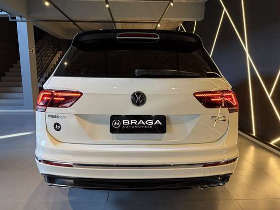 VOLKSWAGEN-TIGUAN-2018