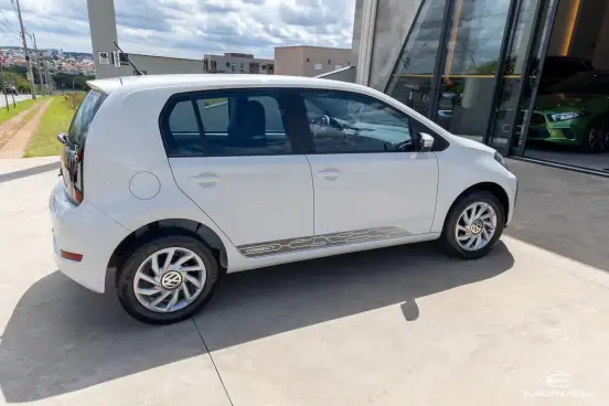 VOLKSWAGEN-UP-1.0 170 TSI TOTAL FLEX CONNECT 4P MANUAL VOLKSWAGEN-UP-2019