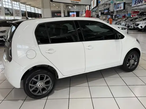 VOLKSWAGEN-UP-2016