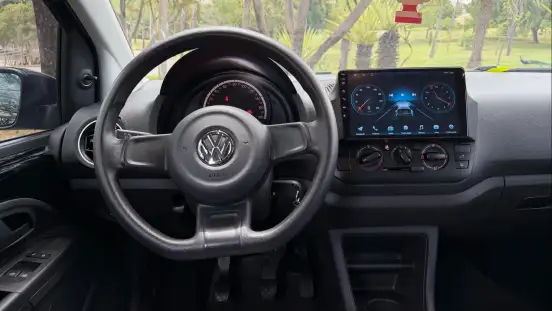 VOLKSWAGEN-UP-2015