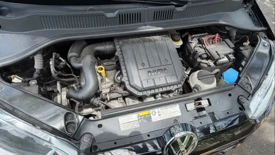 VOLKSWAGEN-UP-2015