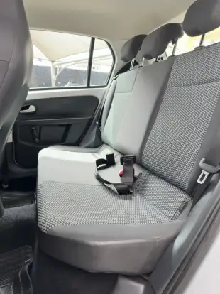 VOLKSWAGEN-UP-2016