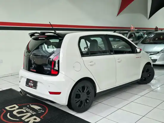 VOLKSWAGEN-UP-2018