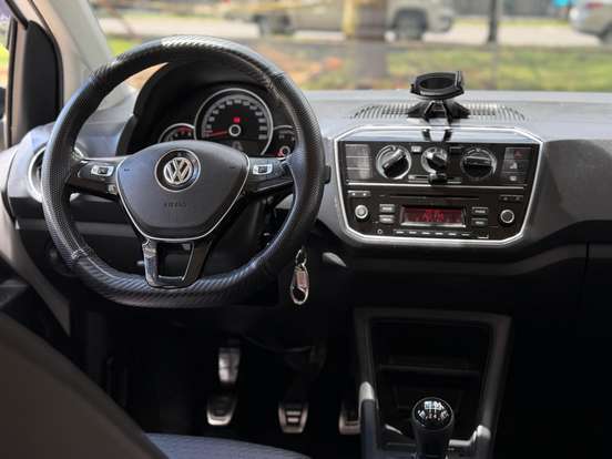 VOLKSWAGEN-UP-1.0 MPI MOVE UP 12V FLEX 4P MANUAL VOLKSWAGEN-UP-2017