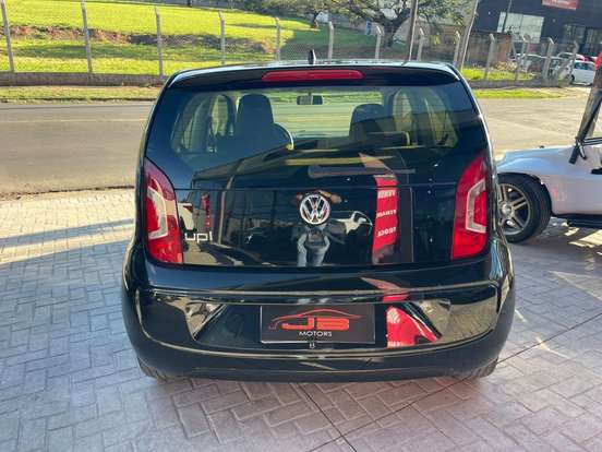 VOLKSWAGEN-UP-2015