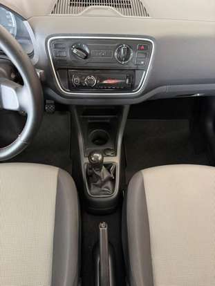 VOLKSWAGEN-UP-2015