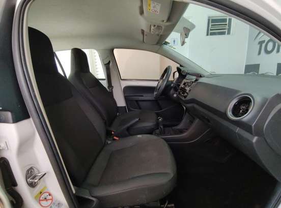 VOLKSWAGEN-UP-2019