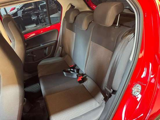 VOLKSWAGEN-UP-2018