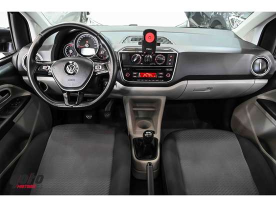VOLKSWAGEN-UP-2018