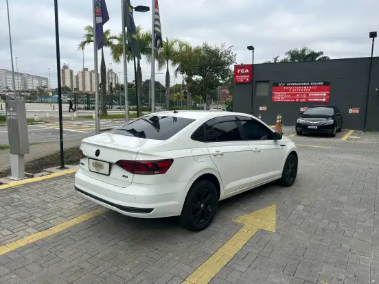 VOLKSWAGEN-VIRTUS-2021