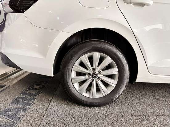 VOLKSWAGEN-VIRTUS-2023