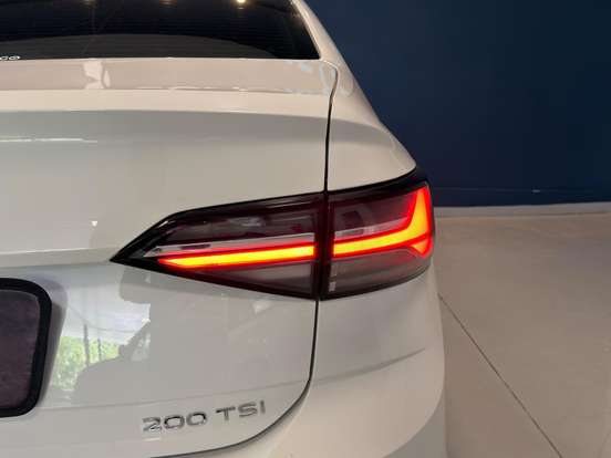 VOLKSWAGEN-VIRTUS-2023