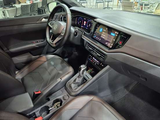 VOLKSWAGEN-VIRTUS-2023