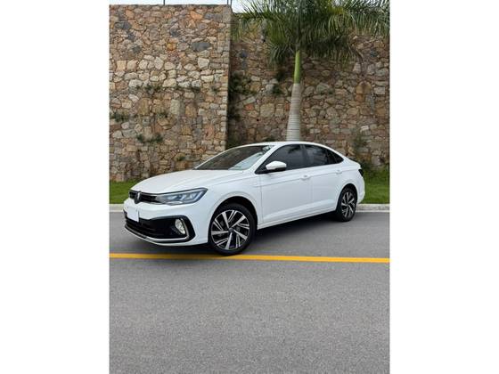 VOLKSWAGEN VIRTUS 1.0 200 TSI HIGHLINE AUTOMÁTICO