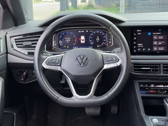 VOLKSWAGEN-VIRTUS-2023