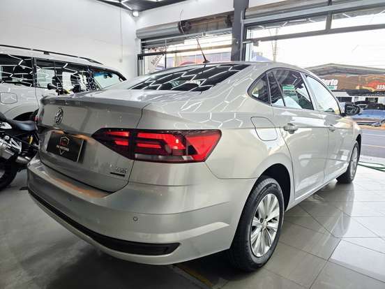 VOLKSWAGEN-VIRTUS-2018