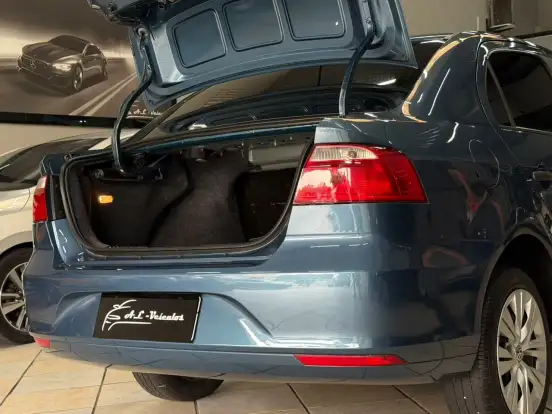 VOLKSWAGEN-VOYAGE-2017