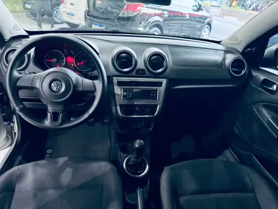 VOLKSWAGEN-VOYAGE-2014