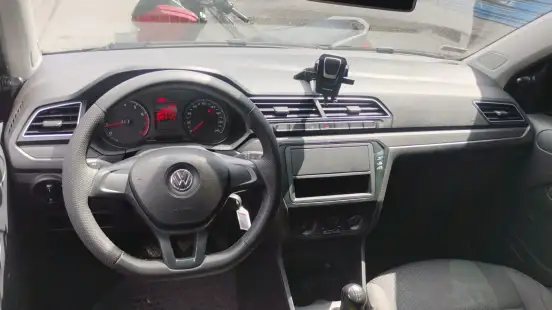 VOLKSWAGEN-VOYAGE-2021