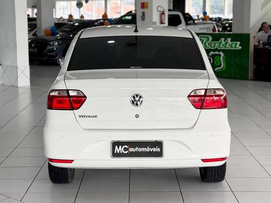 VOLKSWAGEN-VOYAGE-2022