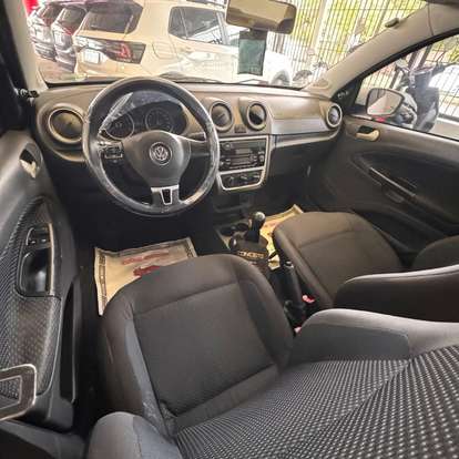VOLKSWAGEN-VOYAGE-2015