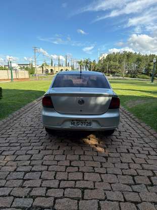 VOLKSWAGEN-VOYAGE-2010