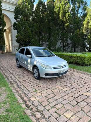 VOLKSWAGEN-VOYAGE-2010